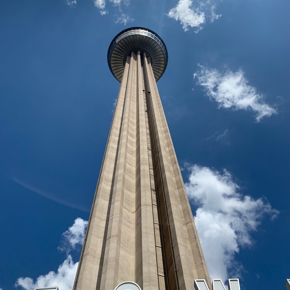 Meet your Posher, Cassandra - Picture 1 of 1